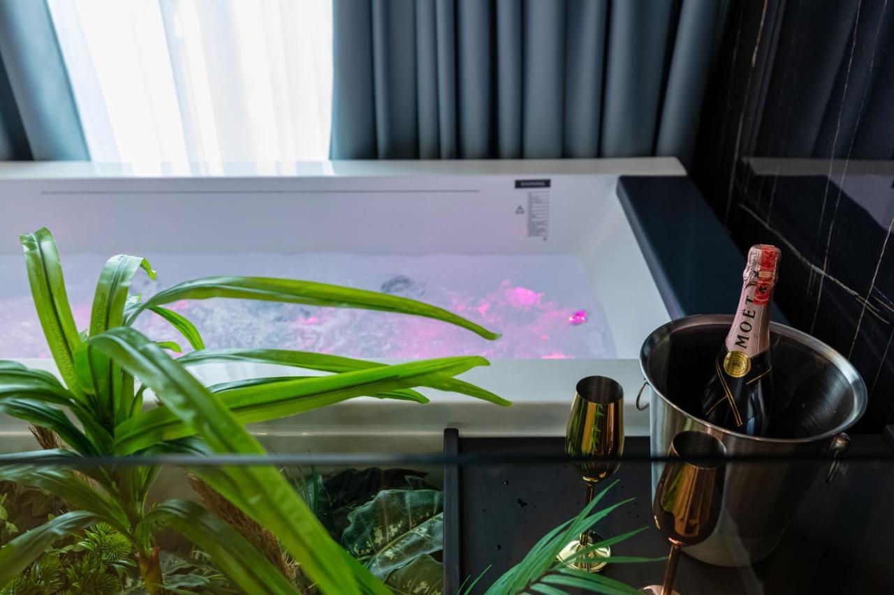 Ames Hotel & Spa Vlorë Εξωτερικό φωτογραφία